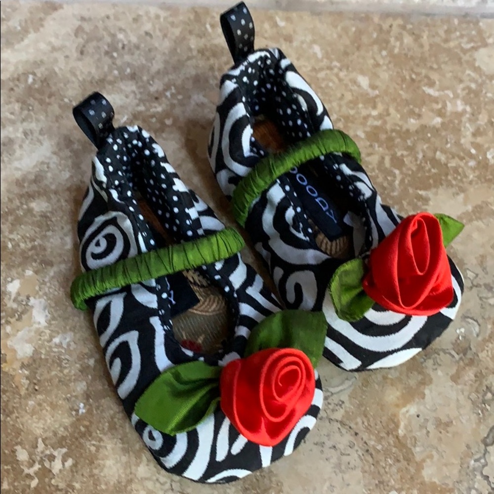 Moccasin Baby Shoes Black & White